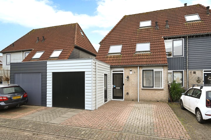 Weegbreestraat 5 in Almere foto