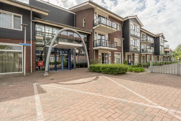 Weegje 235 in 's-Gravendeel
