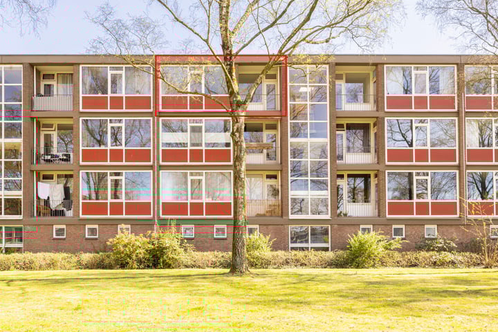 Weerdestein 75 in Ede foto