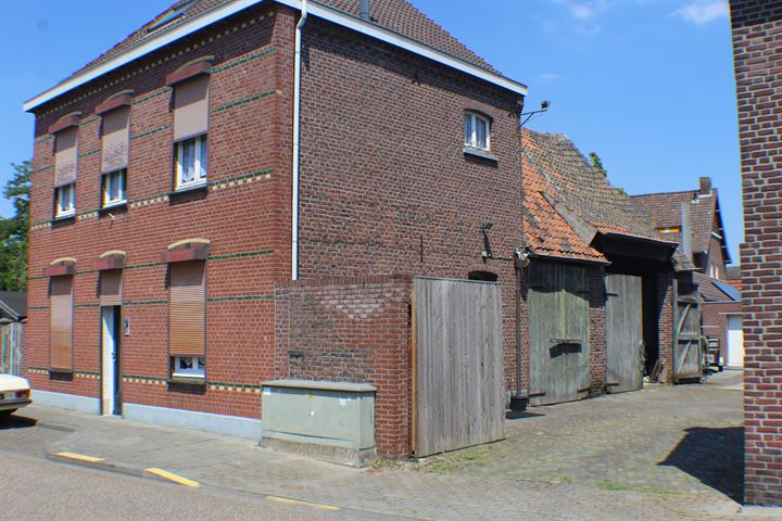 Weerdweg 10 in Linne foto
