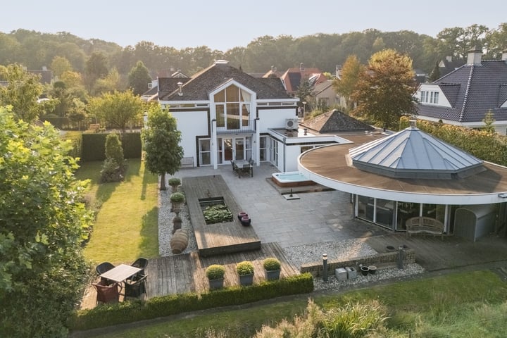 Weerninklanden 37 in Enschede foto