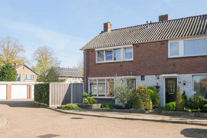 Wegastraat 20 in Hengelo foto
