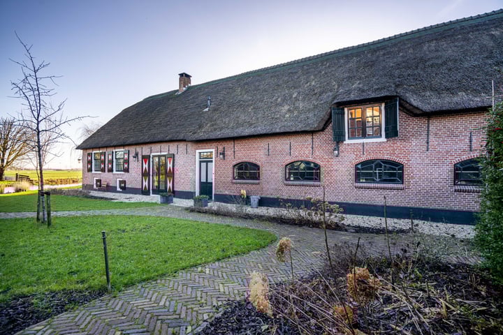 Weipoortseweg 3 in Zoeterwoude foto