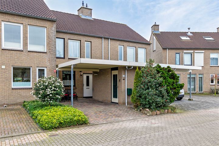 Welheugte 70 in Assen foto