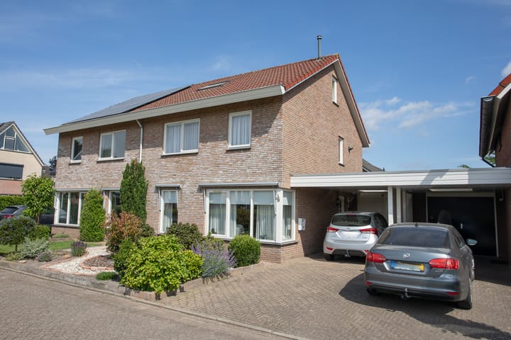 Well 9 in Almelo foto