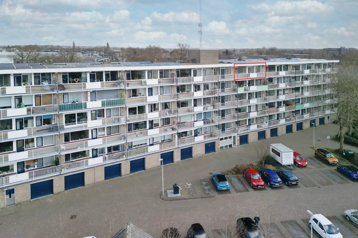 Werumeus Buninglaan 120 in Waddinxveen foto