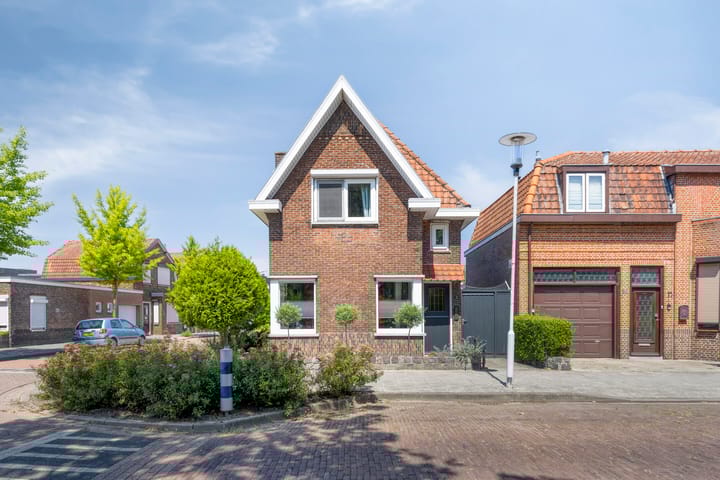 Westdam 12 in Sas van Gent foto