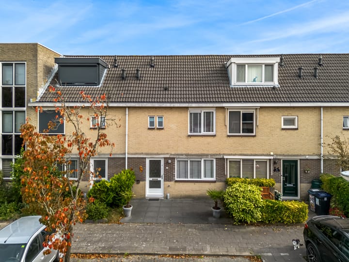 Westduinen 75 in Amstelveen foto