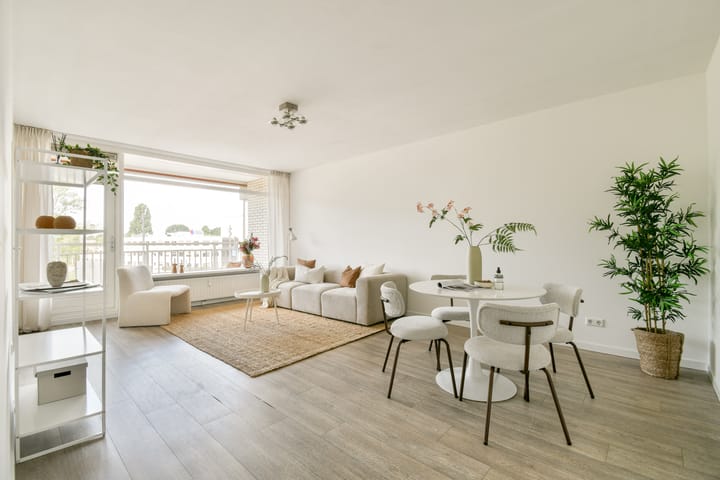 Westelijk Halfrond 379 in Amstelveen