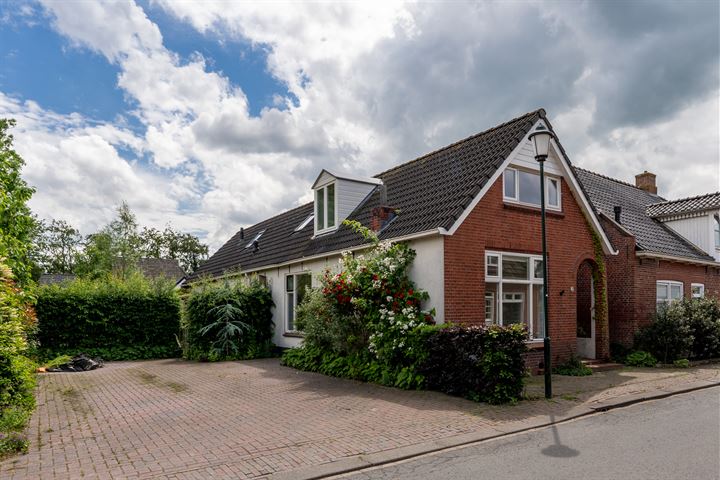 Westerdijk 28 in Enumatil foto