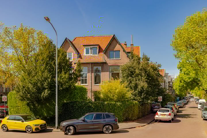 Westerhoutstraat 1 in Haarlem foto
