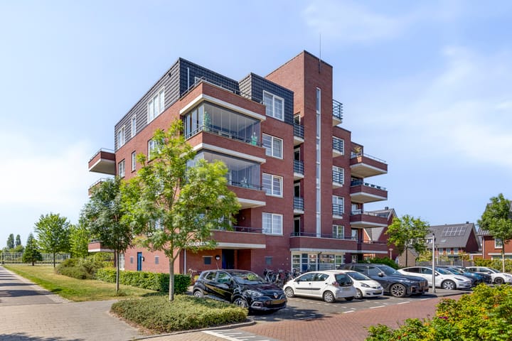 Westhove 45 in Amstelveen foto