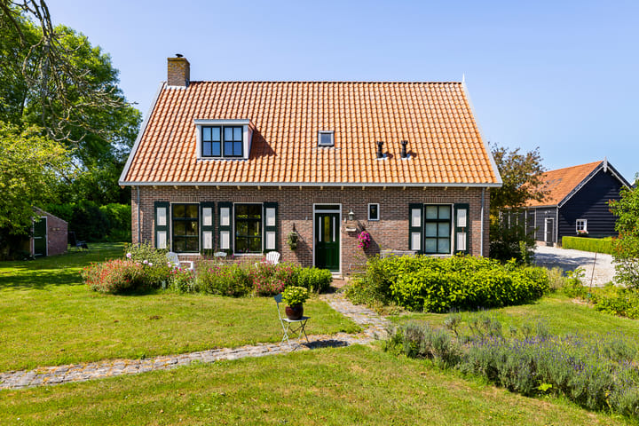 Westhovenseweg 1 in Aagtekerke foto