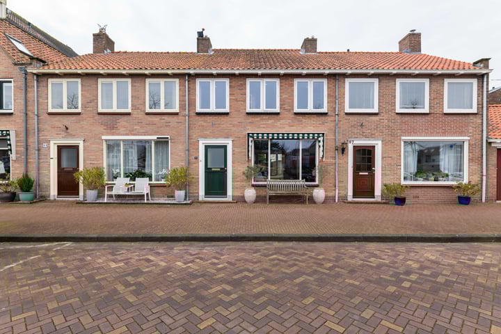 Westzanddijk 55 in Hellevoetsluis foto