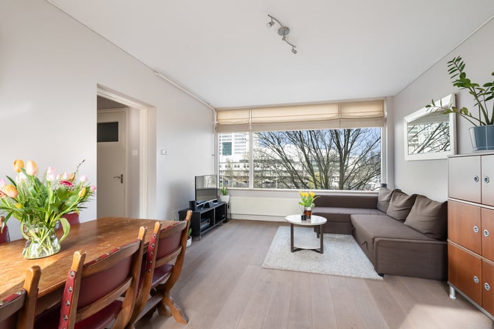 Westzeedijk 166 in Rotterdam
