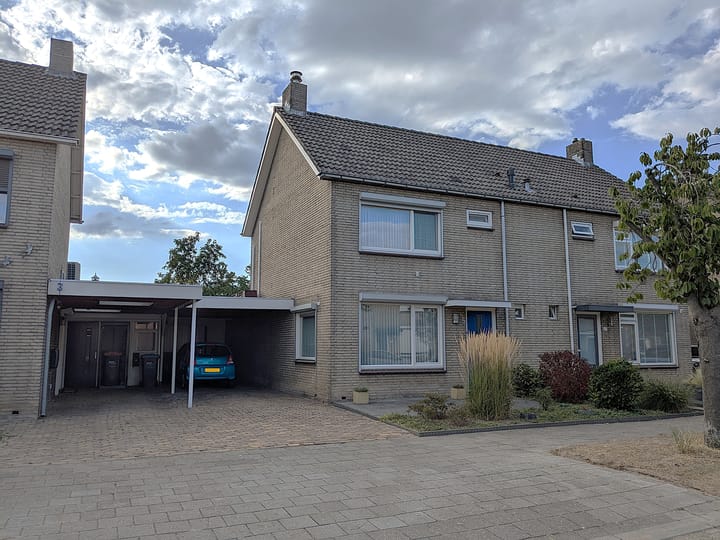 Wethouder Broekmanstraat 5 in Weurt foto