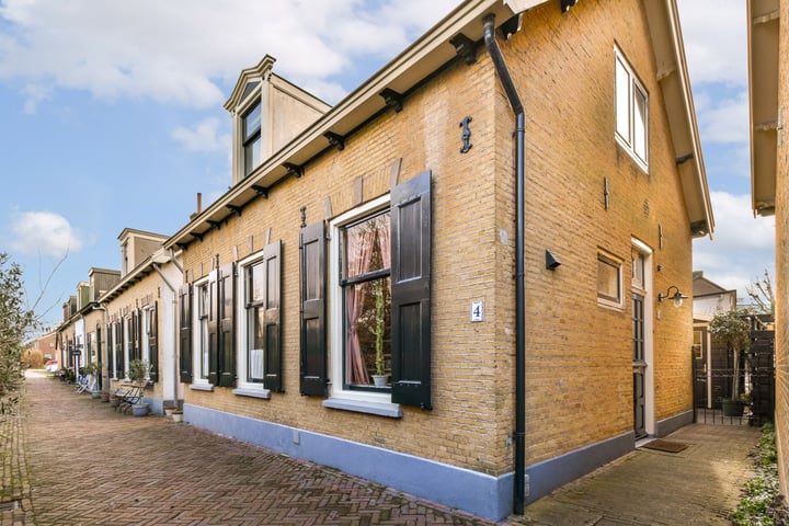 Wethouder Brouwerstraat 4 in Krimpen aan den IJssel foto