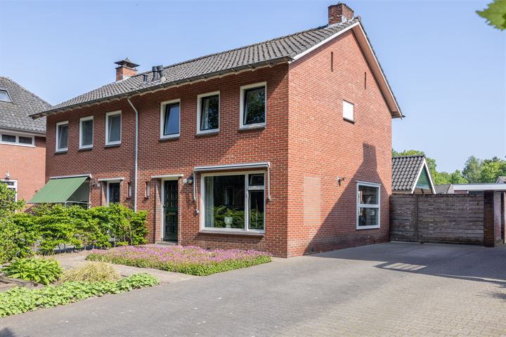Wethouder H.H. Korteboslaan 61 in Rijssen foto