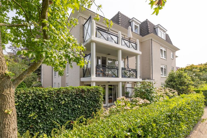 Wethouder Königlaan 3 in Naarden foto