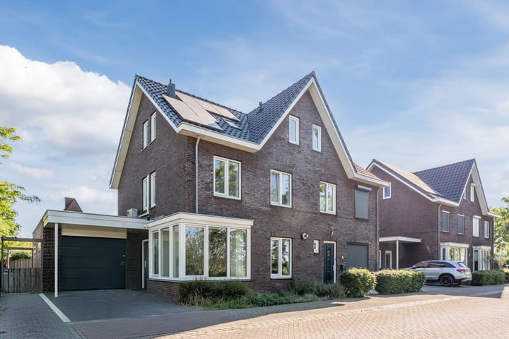 Wethouder Smitsstraat 2 in Oijen foto