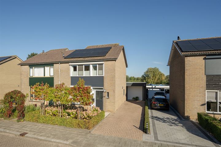Wethouder van Gamerenstraat 10 in Rhenoy foto