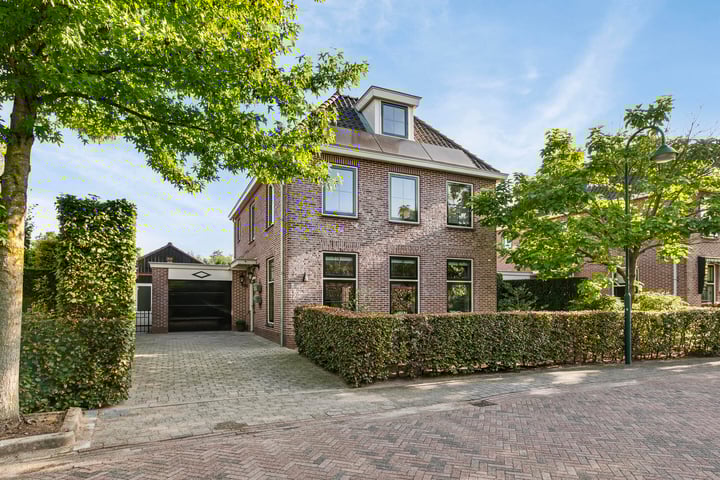 Wethouder van Hekezenlaan 34 in Barneveld foto