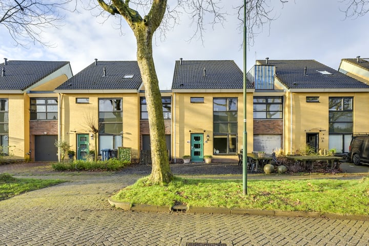 Wethouder van Rooijenweg 31 in Houten foto