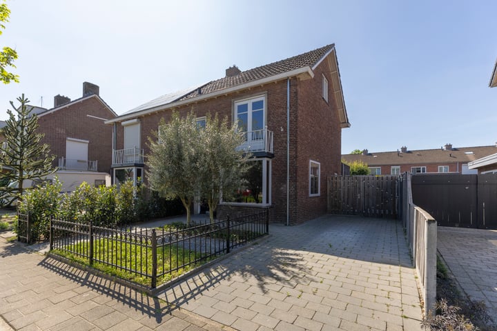 Wethouder van Wellaan 45 in Helmond foto
