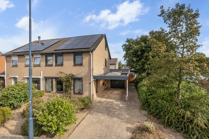 Weversveld 66 in Wehl foto