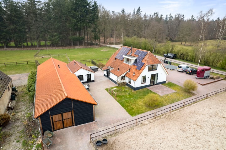 Wezeweg 39 in Heerde foto