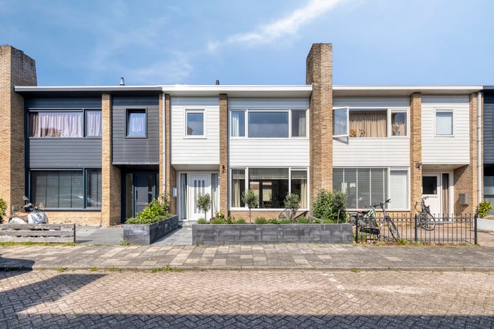 Wiardi Beckmanstraat 15 in Alkmaar foto