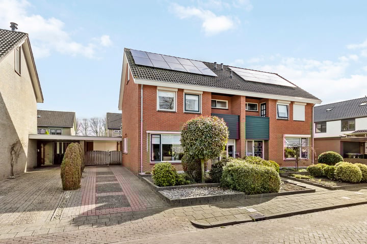 Wiegersstraat 12 in Haarle foto