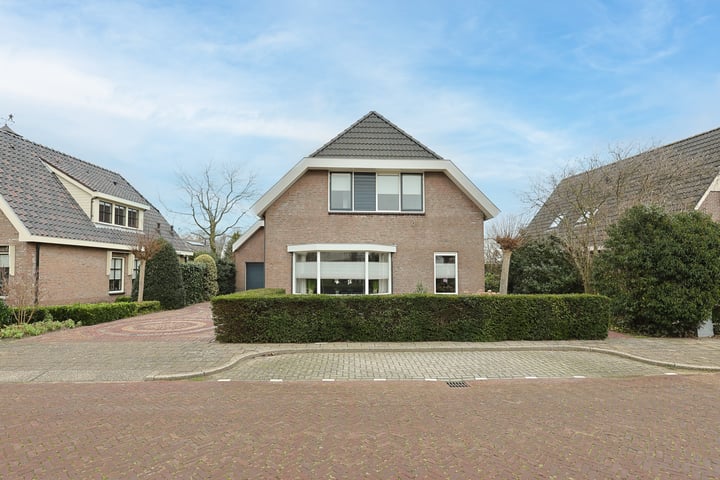 Wielewaal 7 in Heemskerk foto