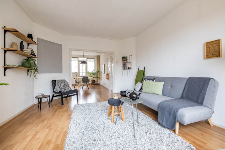 Wielewaalplein 21 in Groningen foto