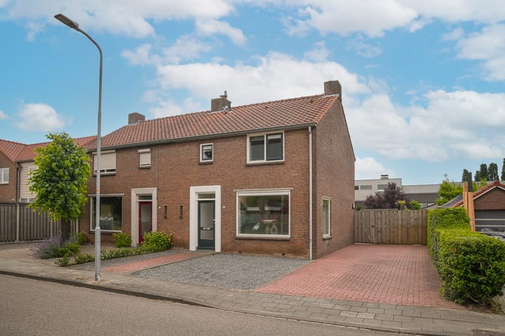 Wielstraat 3 in Beneden-Leeuwen foto