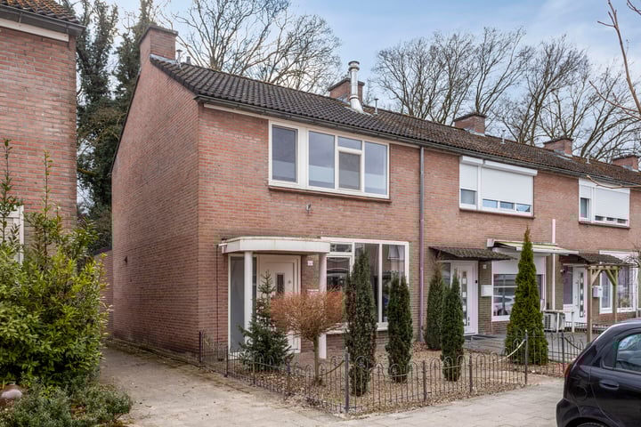 Wienebrink 32 in Enschede foto