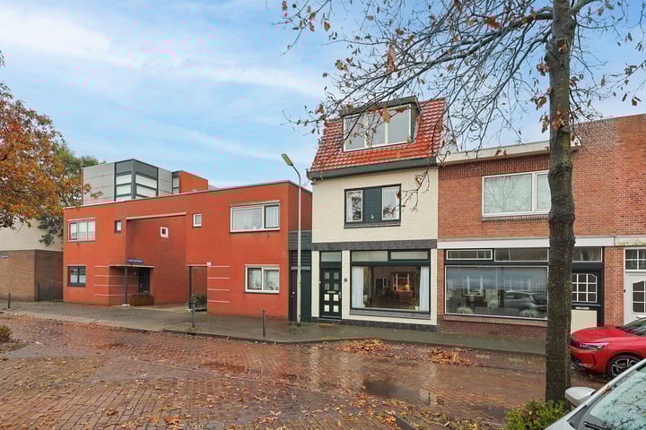 Wijk aan Zeeërweg 45 in IJmuiden foto