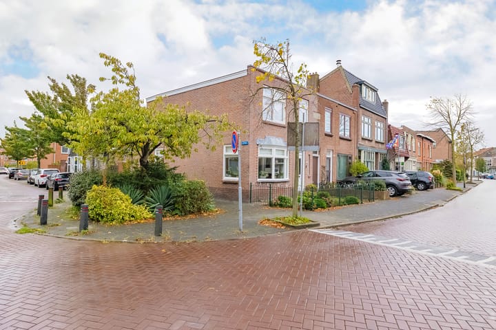 Wijkerstraatweg 244 in Velsen-Noord
