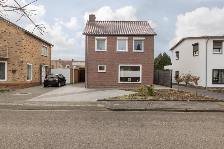 Wijngaardstraat 8 in Elsloo foto