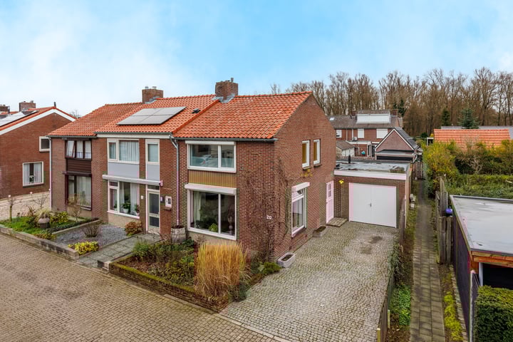 Wilgenstraat 20 in Deest foto