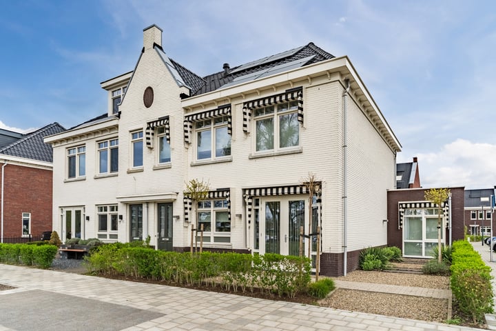 Wilhelminakanaal Oost 37 in Oosterhout foto