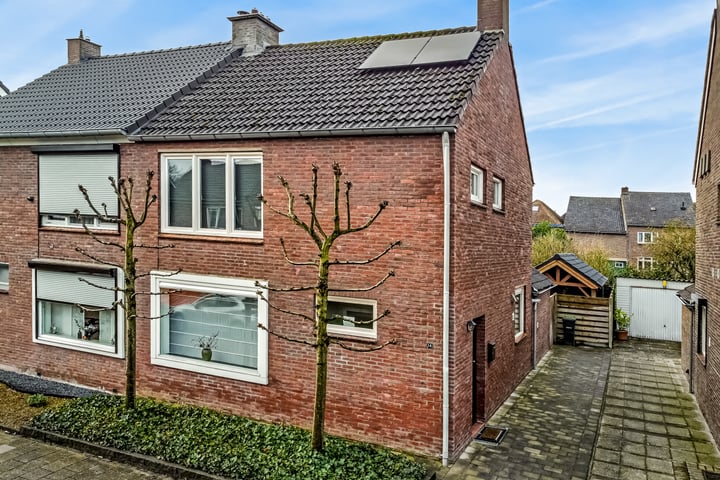 Wilhelminalaan 14 in Grevenbicht foto