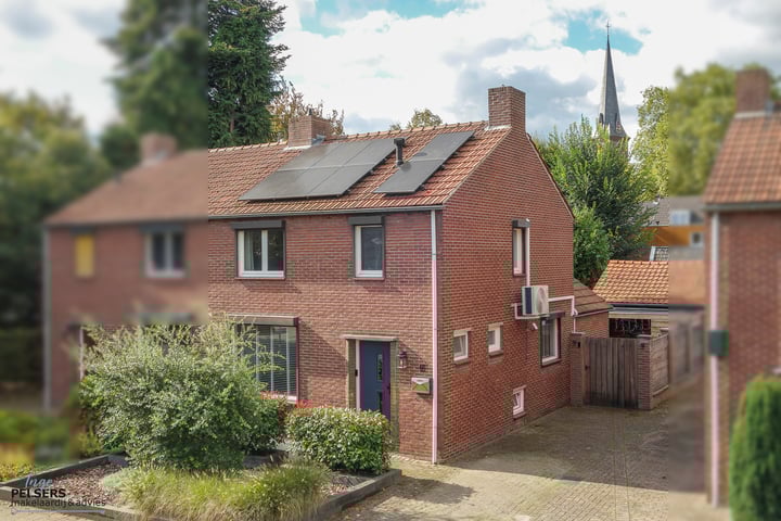 Wilhelminalaan 16 in Reuver foto