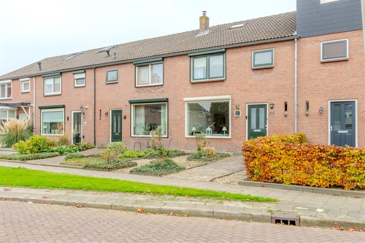 Wilhelminalaan 20 in Giessenburg foto