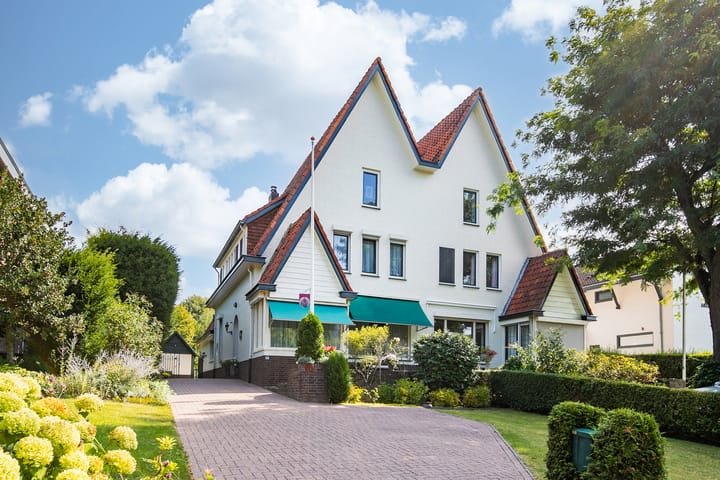 Wilhelminalaan 98 in Roermond foto