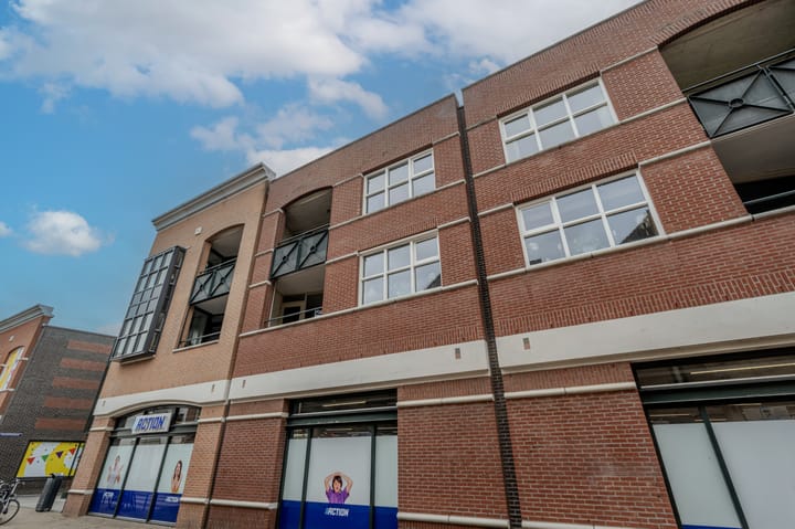 Wilhelminaplein 27 in Oud-Beijerland foto