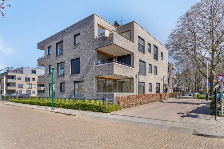 Wilhelminaplein 44 in Kaatsheuvel foto