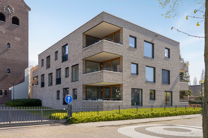 Wilhelminaplein 46 in Kaatsheuvel foto