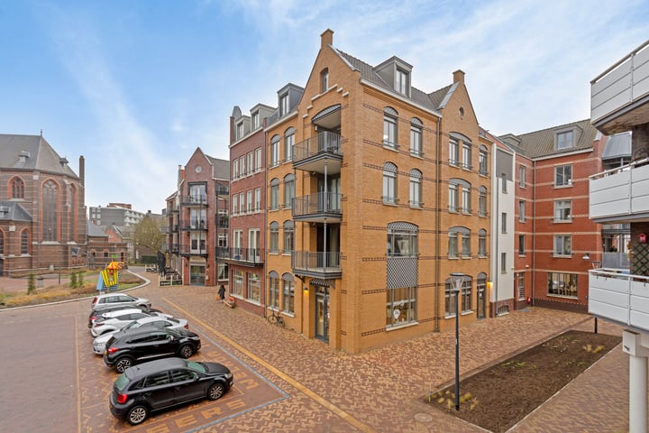 Wilhelminaplein 99 in Tegelen foto