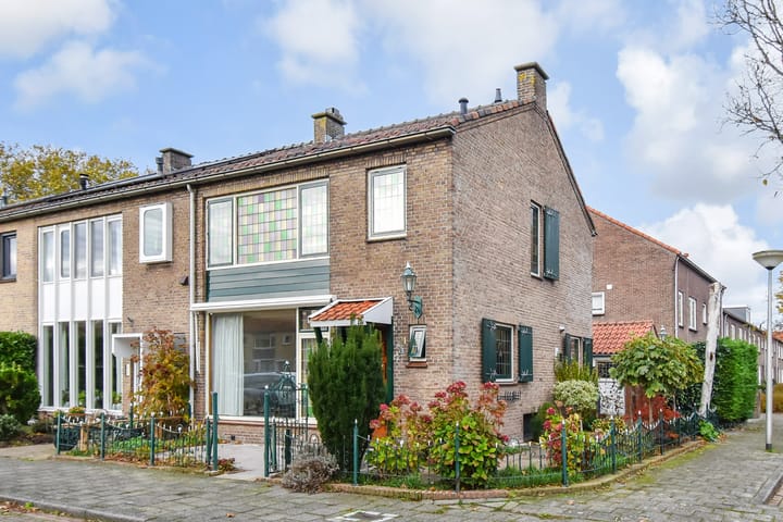 Wilhelminasingel 21 in Pijnacker foto